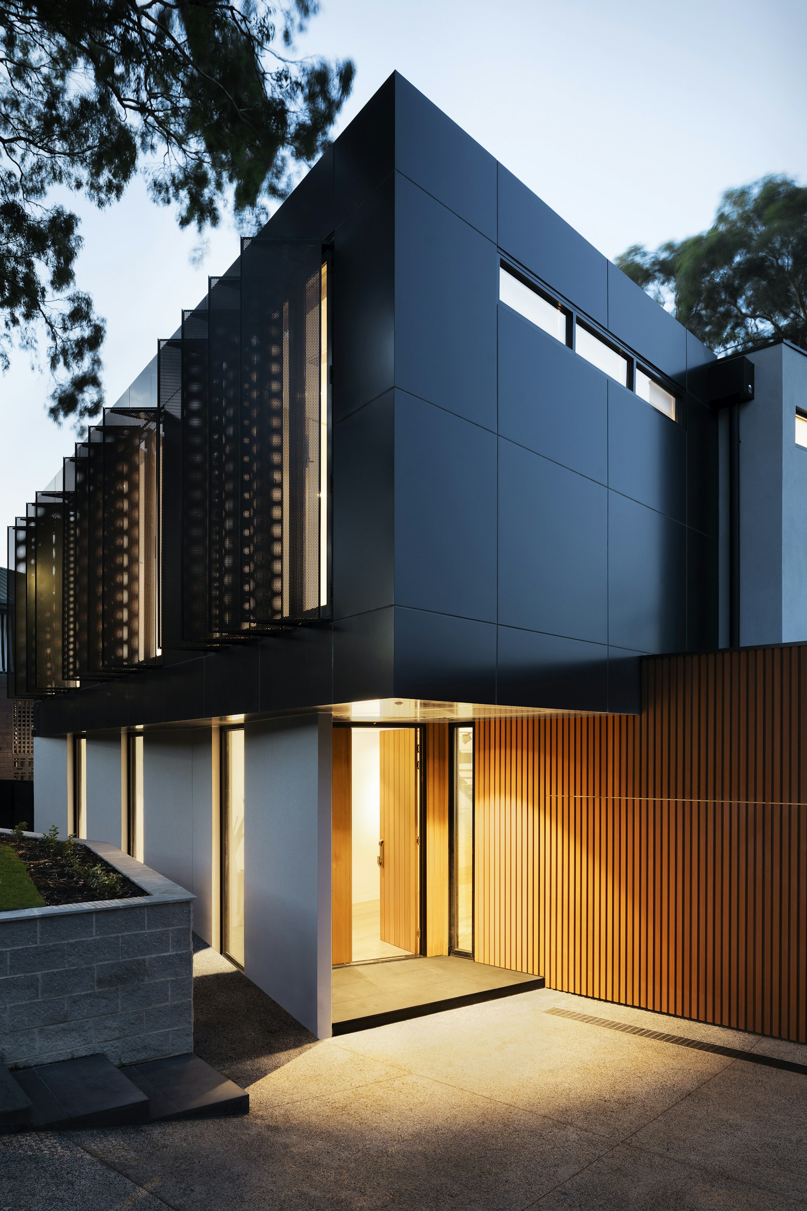 Character Duplex — exterior